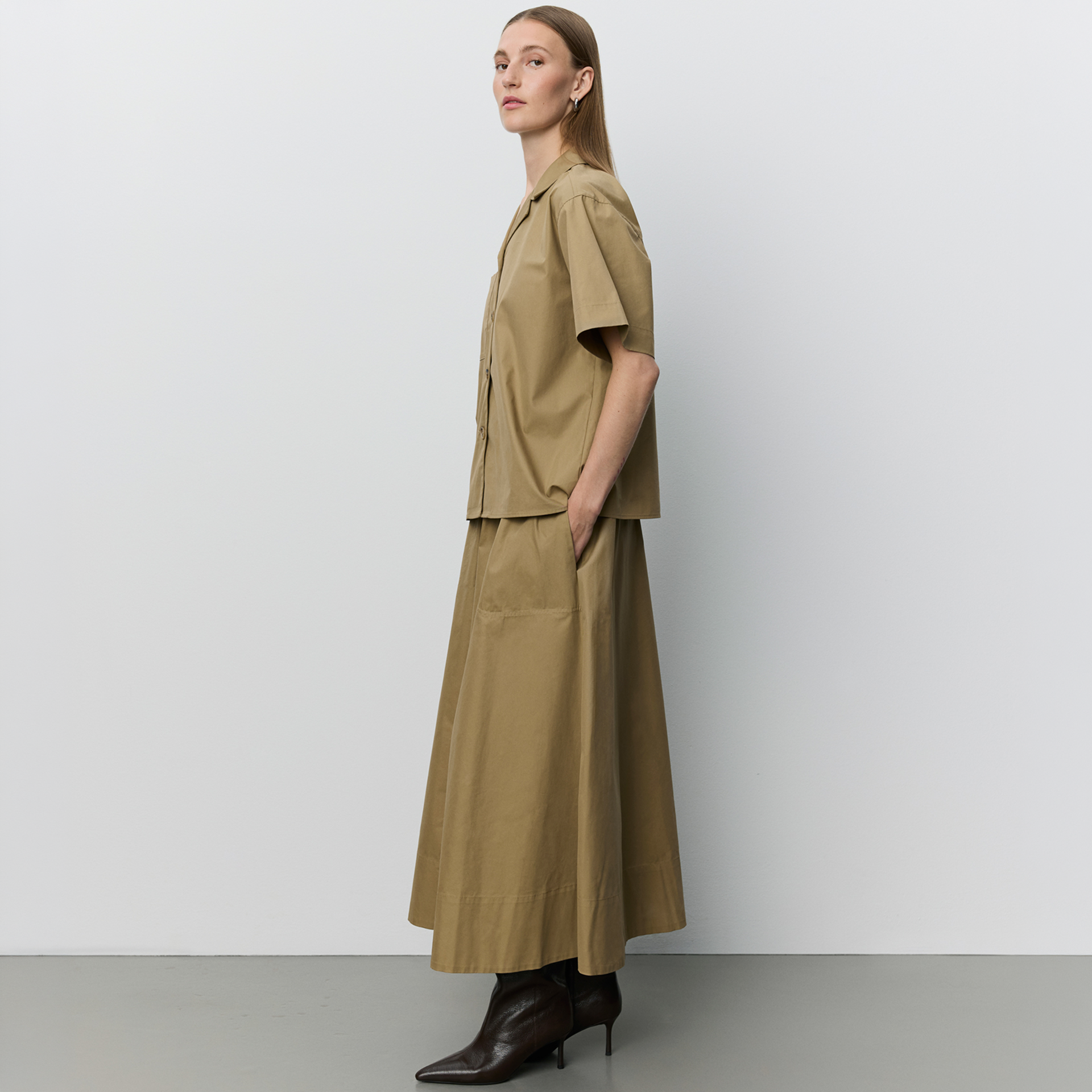 JUNEAUSW Midi Skirt | Light Brown
