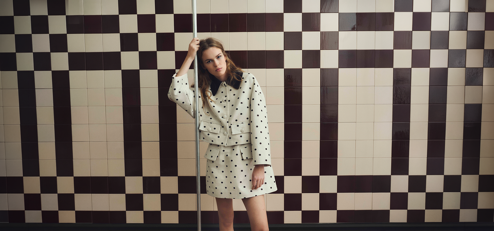 Polka dot dress, Polka dot jacket, Lange Ärmel, Weiß, Schwarze Punkte