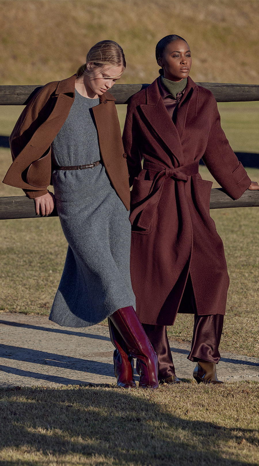 Wollmantel, Trenchcoat, Wickelkleid, Lederstiefel, Bündeloutfit, Kleider, Mantel, Stiefel, Oberbekleidung, Gürtel